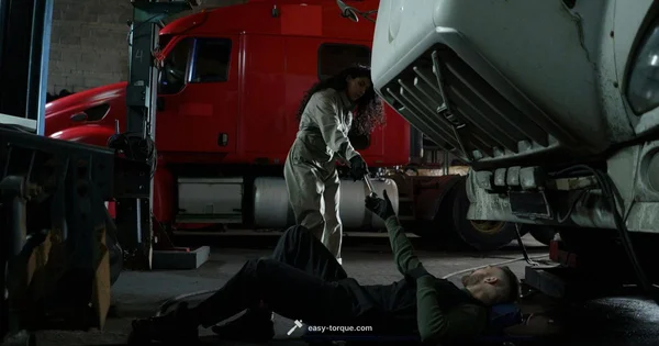 Torque Spark Plugs - Easy Torque